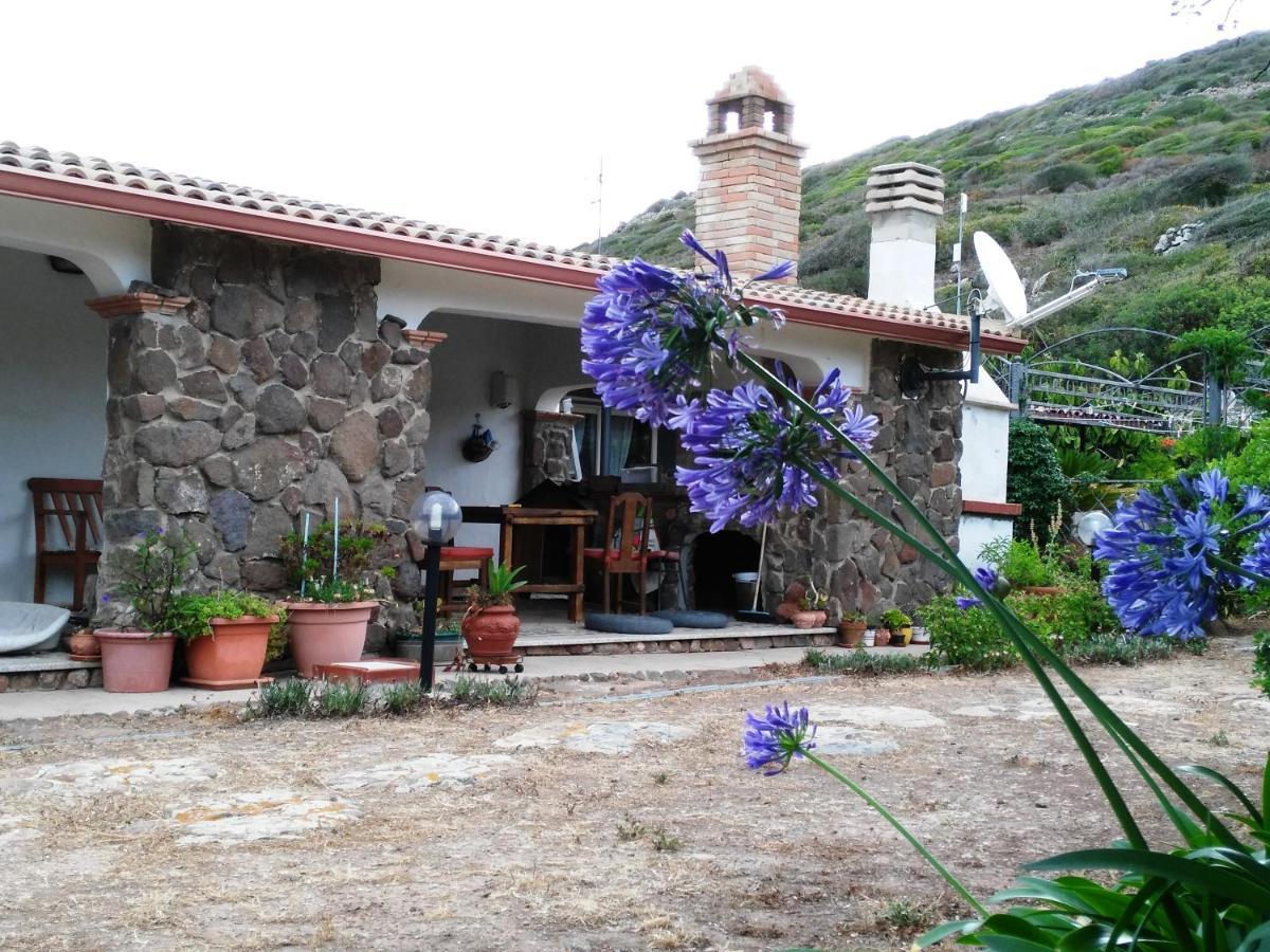 B&B Glamping Semaforo Capo Sperone SantʼAntìoco Exteriör bild