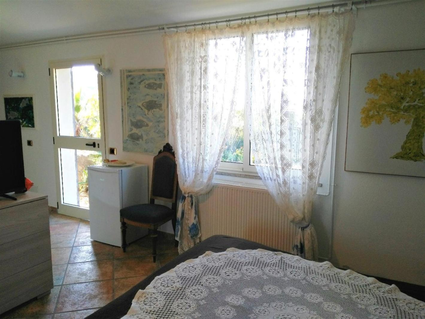 B&B Glamping Semaforo Capo Sperone SantʼAntìoco Rum bild