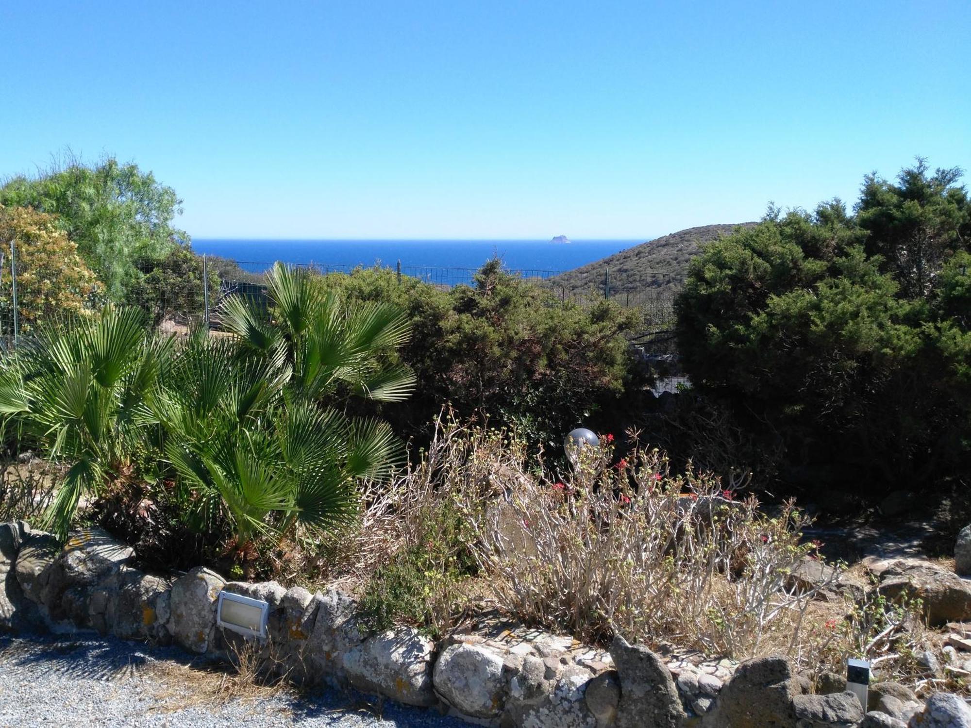 B&B Glamping Semaforo Capo Sperone SantʼAntìoco Exteriör bild